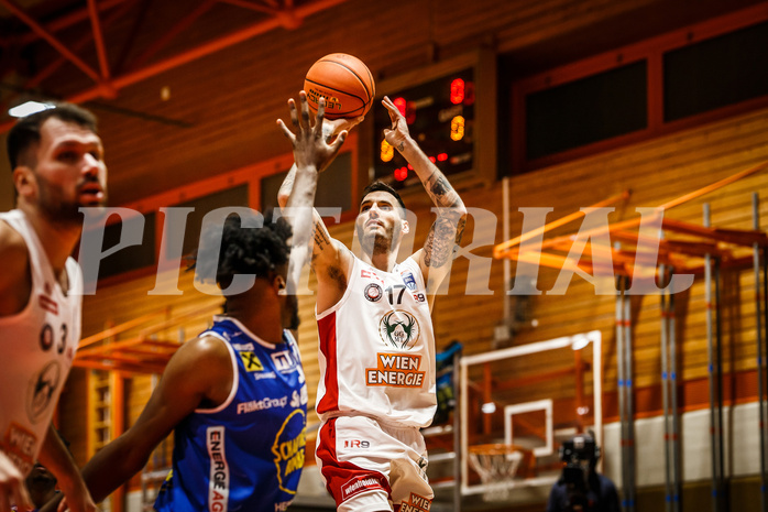 Basketball, Basketball Austria, Cup Final Four 2021/22 
Halbfinale 2, BC Vienna, Gmunden Swans, Ivan Siriscevic (17)