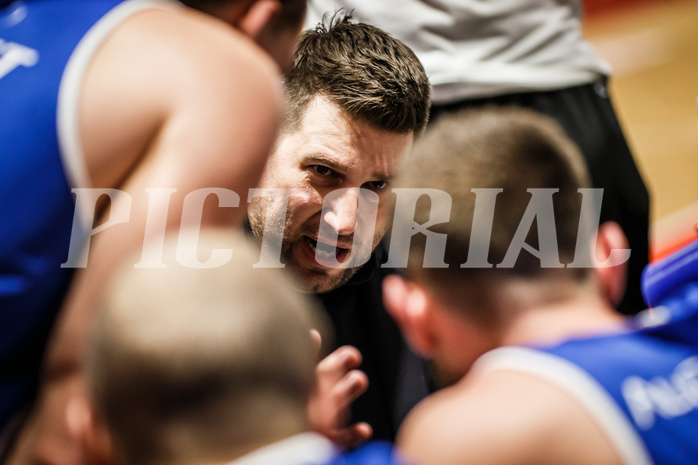 Basketball, Basketball Austria, Cup Final Four 2021/22 
Halbfinale 1, BBC Nord Dragonz, Oberwart Gunners, Horst Leitner (Coach)