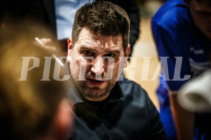Basketball, Basketball Austria, Cup Final Four 2021/22 
Halbfinale 1, BBC Nord Dragonz, Oberwart Gunners, Horst Leitner (Coach)