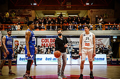 Basketball, Basketball Austria, Cup Final Four 2021/22 
Halbfinale 1, BBC Nord Dragonz, Oberwart Gunners, Ehrenaufwurf Energie Burgenland