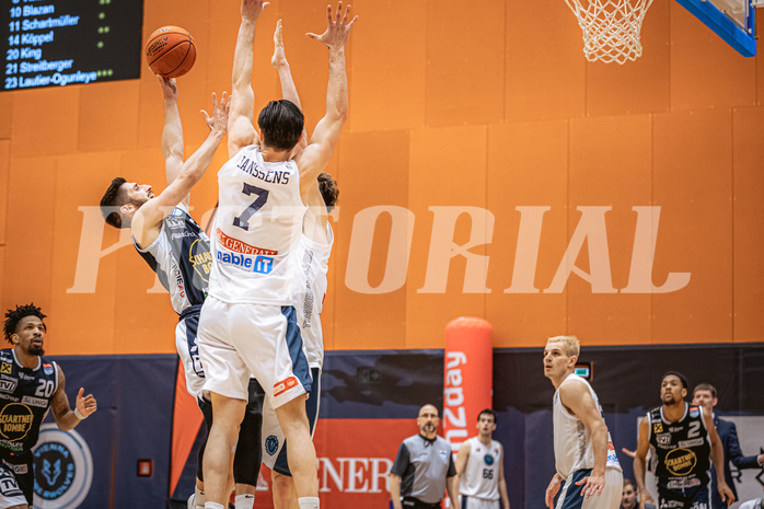 Basketball, Win2Day Superliga 2022/23, Grunddurchgang 8.Runde, Vienna Timberwolves, Gmunden Swans, Daniel Friedrich (6)