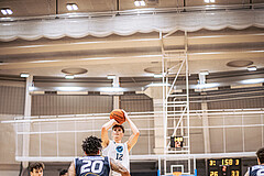 Basketball, Win2Day Superliga 2022/23, Grunddurchgang 8.Runde, Vienna Timberwolves, Gmunden Swans, Jakob Lohr (12)