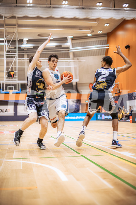 Basketball, Win2Day Superliga 2022/23, Grunddurchgang 8.Runde, Vienna Timberwolves, Gmunden Swans, Paul Rotter (66)