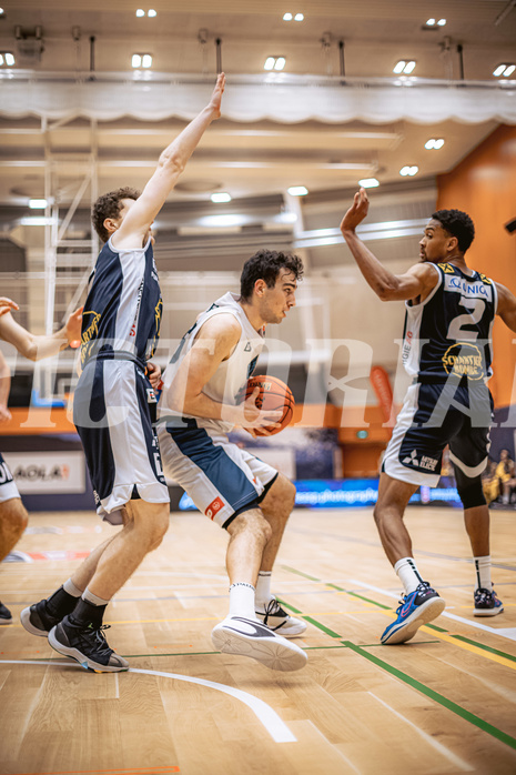 Basketball, Win2Day Superliga 2022/23, Grunddurchgang 8.Runde, Vienna Timberwolves, Gmunden Swans, Paul Rotter (66)