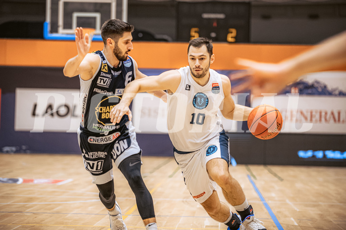Basketball, Win2Day Superliga 2022/23, Grunddurchgang 8.Runde, Vienna Timberwolves, Gmunden Swans, Daniel Friedrich (6), Jakob Szkutta (10)