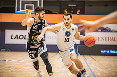Basketball, Win2Day Superliga 2022/23, Grunddurchgang 8.Runde, Vienna Timberwolves, Gmunden Swans, Daniel Friedrich (6), Jakob Szkutta (10)