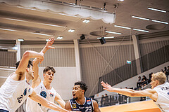 Basketball, Win2Day Superliga 2022/23, Grunddurchgang 8.Runde, Vienna Timberwolves, Gmunden Swans, Chris Vogt (33), Jakob Lohr (12), Dwayne Lautier-Ogunleye (23), Elias Wlasak (8)