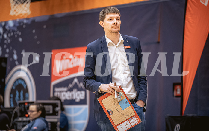 Basketball, Win2Day Superliga 2022/23, Grunddurchgang 8.Runde, Vienna Timberwolves, Gmunden Swans, Hubert Schmidt (Head Coach)