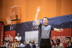 Basketball, Win2Day Superliga 2022/23, Grunddurchgang 8.Runde, Vienna Timberwolves, Gmunden Swans, SR T. Axmann
