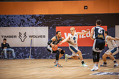Basketball, Win2Day Superliga 2022/23, Grunddurchgang 8.Runde, Vienna Timberwolves, Gmunden Swans, Benedikt Güttl (7), Elias Wlasak (8)