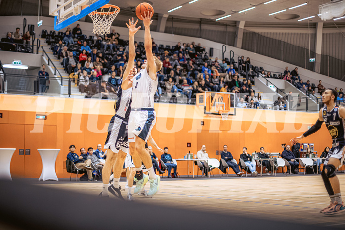 Basketball, Win2Day Superliga 2022/23, Grunddurchgang 8.Runde, Vienna Timberwolves, Gmunden Swans, Elias Wlasak (8)