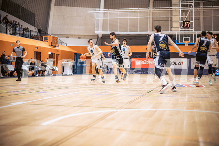 Basketball, Win2Day Superliga 2022/23, Grunddurchgang 8.Runde, Vienna Timberwolves, Gmunden Swans, Jakob Szkutta (10)