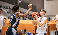 Basketball, Win2Day Superliga 2022/23, Grunddurchgang 8.Runde, Vienna Timberwolves, Gmunden Swans, Jakob Lohr (12)