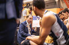 Basketball, Win2Day Superliga 2022/23, Grunddurchgang 8.Runde, Vienna Timberwolves, Gmunden Swans, Anton Mirolybov (Head Coach)