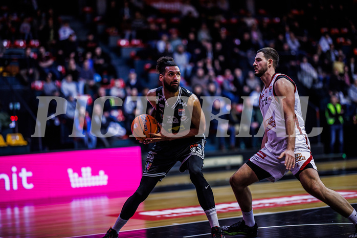 Basketball, Win2Day Superliga 2024/25, Grunddurchgang 17.Runde, BC Vienna, Flyers Wels, Craig Osaikhwuwuomwan (33)