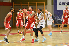 Basketball Superliga 2020/21, Grunddurchgang 8. Runde Flyers Wels vs. BC Vienna, Jason Detrick (19),Jarvis Ray (22),

