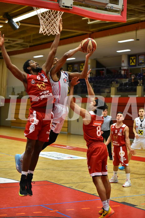 Basketball Superliga 2020/21, Grunddurchgang 8. Runde Flyers Wels vs. BC Vienna, Duke Shelton (6), Jarvis Ray (22), Alex Robinson (8),



