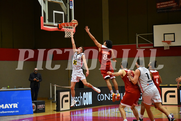 Basketball Superliga 2020/21, Grunddurchgang 8. Runde Flyers Wels vs. BC Vienna, Gavrilo Tepic (5), Alex Robinson (8)


