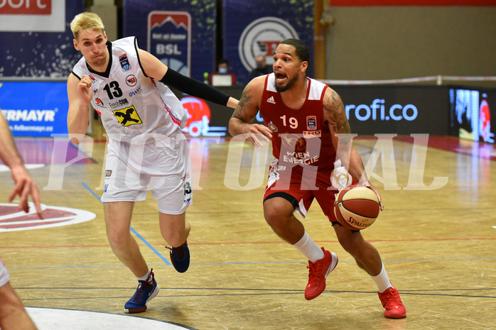 Basketball Superliga 2020/21, Grunddurchgang 8. Runde Flyers Wels vs. BC Vienna, Tomas Rimsa (13), Jason Detrick (19),

