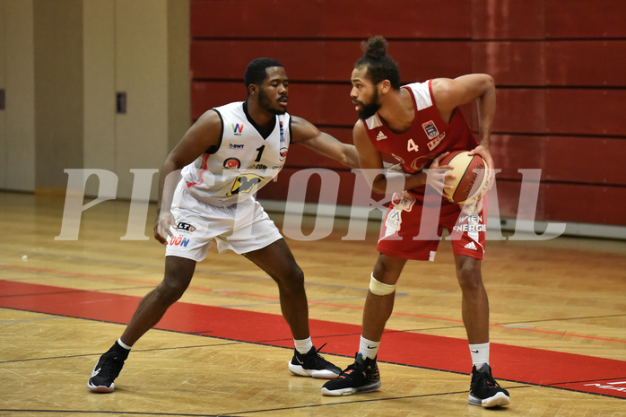 Basketball Superliga 2020/21, Grunddurchgang 8. Runde Flyers Wels vs. BC Vienna, Austen Awosika (1), Richaud Pack (4),

