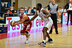 Basketball Superliga 2020/21, Grunddurchgang 8. Runde Flyers Wels vs. BC Vienna, Mustafa Hassan Zadeh (5),Austen Awosika (1),


