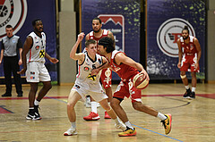 Basketball Superliga 2020/21, Grunddurchgang 8. Runde Flyers Wels vs. BC Vienna, Gavrilo Tepic (5), Alex Robinson (8),

