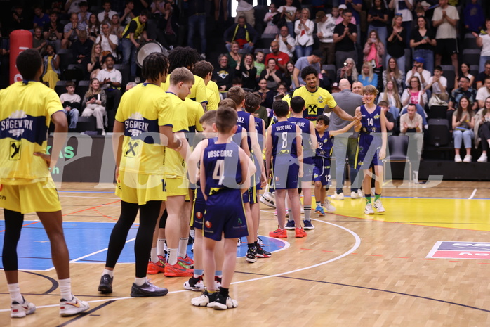 28.04.2024, Graz, Raiffeisen Sportpark Graz, Basketball Superliga 2023/24, Playoffs, Viertelfinale, Spiel 4, UBSC Raiffeisen Graz - Raiffeisen Flyers Wels 