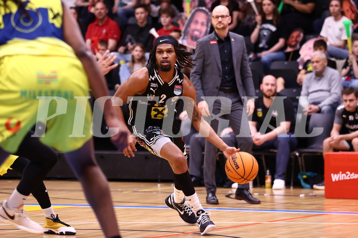 28.04.2024, Graz, Raiffeisen Sportpark Graz, Basketball Superliga 2023/24, Playoffs, Viertelfinale, Spiel 4, UBSC Raiffeisen Graz - Raiffeisen Flyers Wels 