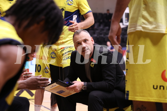 28.04.2024, Graz, Raiffeisen Sportpark Graz, Basketball Superliga 2023/24, Playoffs, Viertelfinale, Spiel 4, UBSC Raiffeisen Graz - Raiffeisen Flyers Wels 
