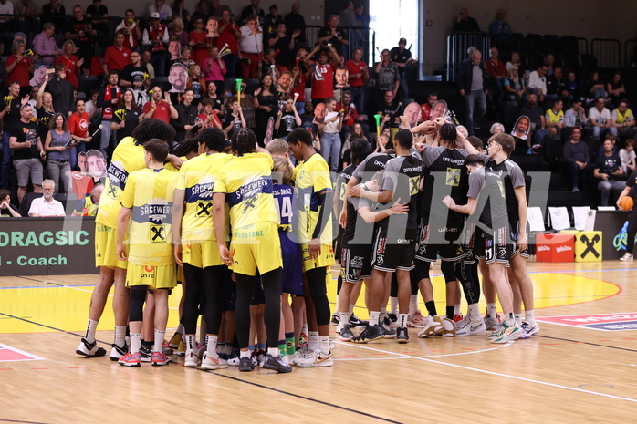 28.04.2024, Graz, Raiffeisen Sportpark Graz, Basketball Superliga 2023/24, Playoffs, Viertelfinale, Spiel 4, UBSC Raiffeisen Graz - Raiffeisen Flyers Wels 