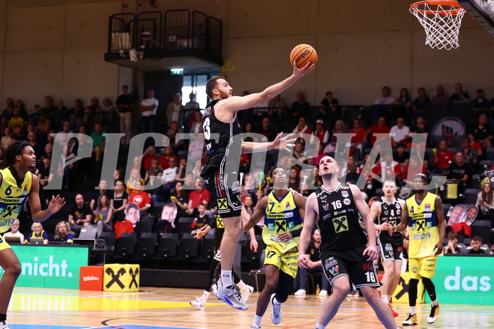 28.04.2024, Graz, Raiffeisen Sportpark Graz, Basketball Superliga 2023/24, Playoffs, Viertelfinale, Spiel 4, UBSC Raiffeisen Graz - Raiffeisen Flyers Wels 