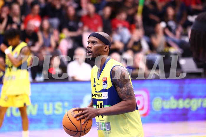 28.04.2024, Graz, Raiffeisen Sportpark Graz, Basketball Superliga 2023/24, Playoffs, Viertelfinale, Spiel 4, UBSC Raiffeisen Graz - Raiffeisen Flyers Wels 