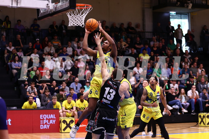 28.04.2024, Graz, Raiffeisen Sportpark Graz, Basketball Superliga 2023/24, Playoffs, Viertelfinale, Spiel 4, UBSC Raiffeisen Graz - Raiffeisen Flyers Wels 
