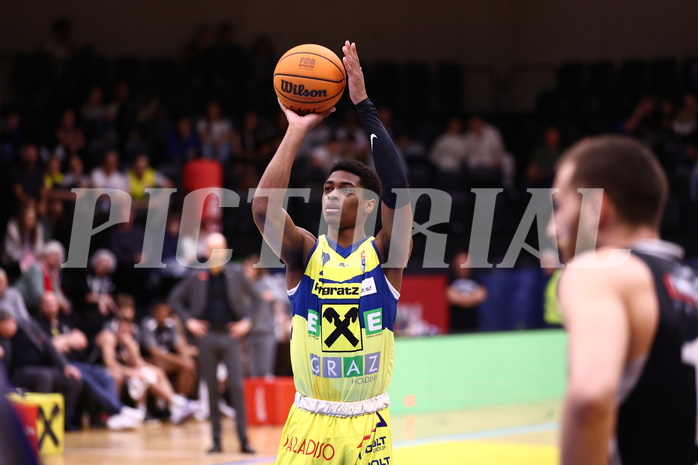 28.04.2024, Graz, Raiffeisen Sportpark Graz, Basketball Superliga 2023/24, Playoffs, Viertelfinale, Spiel 4, UBSC Raiffeisen Graz - Raiffeisen Flyers Wels 