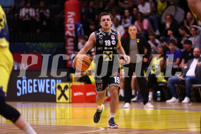 28.04.2024, Graz, Raiffeisen Sportpark Graz, Basketball Superliga 2023/24, Playoffs, Viertelfinale, Spiel 4, UBSC Raiffeisen Graz - Raiffeisen Flyers Wels 