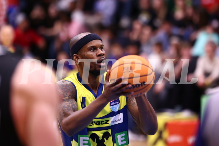 28.04.2024, Graz, Raiffeisen Sportpark Graz, Basketball Superliga 2023/24, Playoffs, Viertelfinale, Spiel 4, UBSC Raiffeisen Graz - Raiffeisen Flyers Wels 