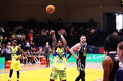 28.04.2024, Graz, Raiffeisen Sportpark Graz, Basketball Superliga 2023/24, Playoffs, Viertelfinale, Spiel 4, UBSC Raiffeisen Graz - Raiffeisen Flyers Wels 