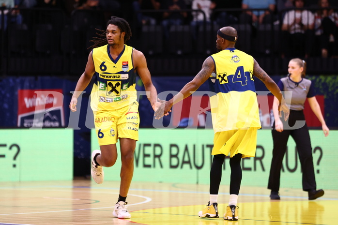 28.04.2024, Graz, Raiffeisen Sportpark Graz, Basketball Superliga 2023/24, Playoffs, Viertelfinale, Spiel 4, UBSC Raiffeisen Graz - Raiffeisen Flyers Wels 