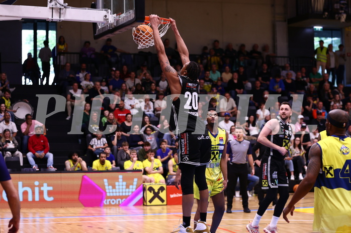 28.04.2024, Graz, Raiffeisen Sportpark Graz, Basketball Superliga 2023/24, Playoffs, Viertelfinale, Spiel 4, UBSC Raiffeisen Graz - Raiffeisen Flyers Wels 