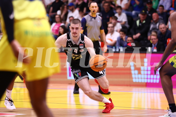 28.04.2024, Graz, Raiffeisen Sportpark Graz, Basketball Superliga 2023/24, Playoffs, Viertelfinale, Spiel 4, UBSC Raiffeisen Graz - Raiffeisen Flyers Wels 
