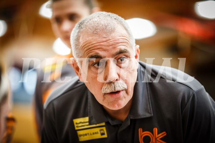Basketball, win2day Damen Basketball Superliga 2021/22, Finale Spiel 2, BK Duchess, Vienna United, Franz Zderadicka (Head Coach)