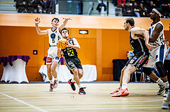 Basketball, Win2Day Superliga 2023/24, Grunddurchgang 11.Runde, Vienna Timberwolves, Flyers Wels, Jakob Konzet (5), Paul Isbetcherian (19)