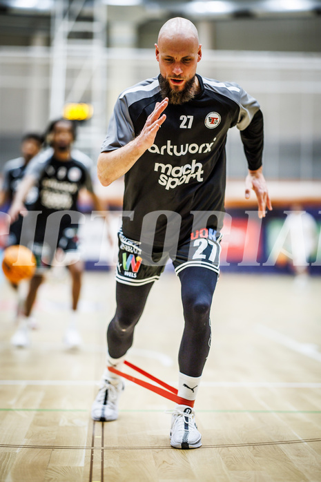 Basketball, Win2Day Superliga 2023/24, Grunddurchgang 11.Runde, Vienna Timberwolves, Flyers Wels, Christian Von Fintel (27)