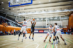 Basketball, Win2Day Superliga 2023/24, Grunddurchgang 11.Runde, Vienna Timberwolves, Flyers Wels, Ziga Fifolt (13), Christopher Ferguson (20)