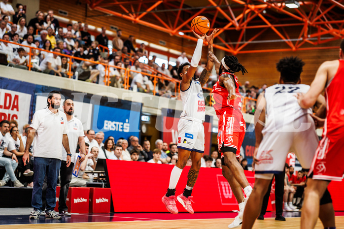 Basketball, win2day Basketball Superliga 2024/25, Playoffs Viertelfinale 2. Spiel
, BBC Nord Dragonz, Flyers Wels, Rayshawn Mart (3)