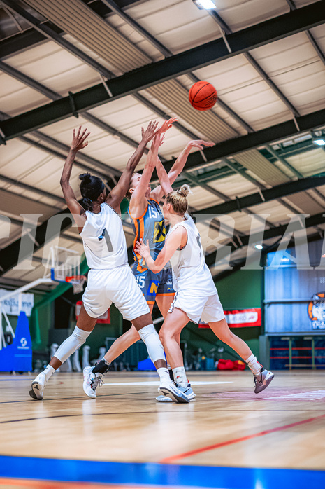 Basketball Basketball Damen Superliga 2021/22, Grunddurchgang 7.Runde Vienna D.C. Timberwolves vs. BK Duchess Klosterneuburg
