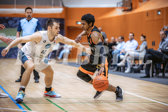Basketball, Win2Day Superliga 2022/23, 3. Qualifikationsrunde, Vienna Timberwolves, Fürstenfeld Panthers, Jakob Szkutta (10), Steve Robinson Jr. (6)
