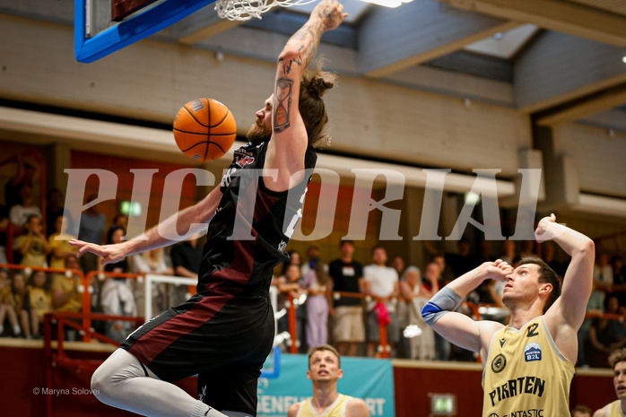 01.05.2025 Basketball Zweite Liga 2024/25, Playoffs, Finale Spiel 2 Wörthersee Piraten vs. Mistelbach Mustangs