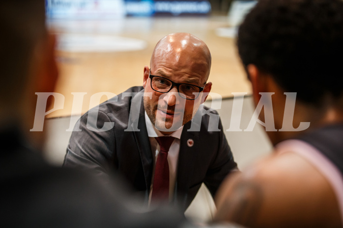 Basketball, Admiral Basketball Superliga 2019/20, Platzierungsrunde 5. Runde, Oberwart Gunners, Flyers Wels, Sebastian Waser (Head Coach)