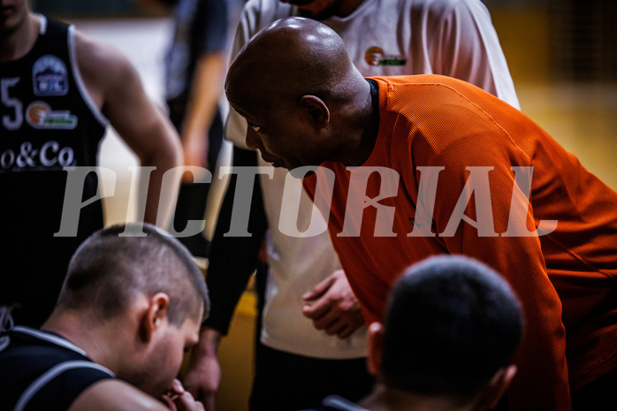 Basketball, Basketball Zweite Liga 2022/23, Grunddurchgang 1.Runde, Mattersburg Rocks, Basket Flames, Renaldo O´Neal (Head Coach)